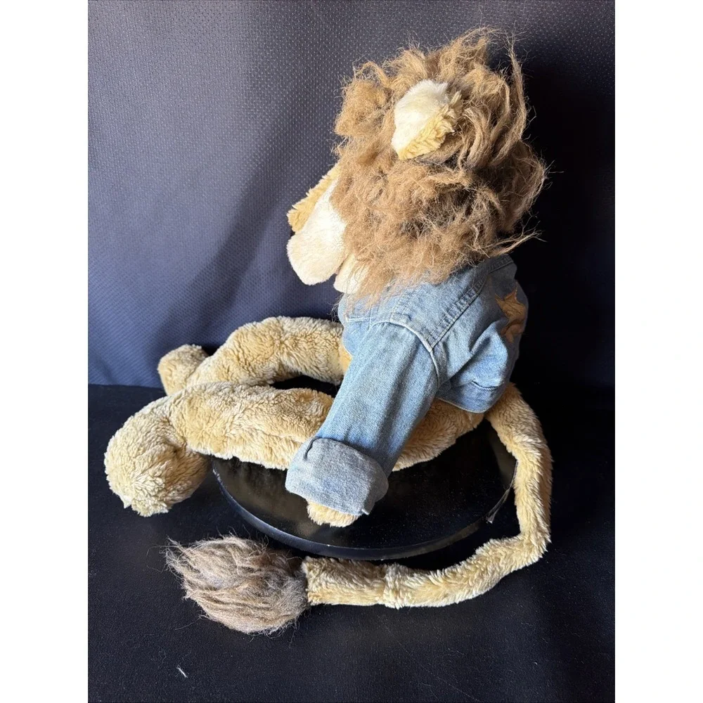Macy's 1994 Vintage Bullocks Rowland Plush Lion Hand Puppet w/ Denim Jacket 25